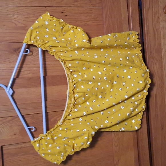 crop top - Picture 2 of 3